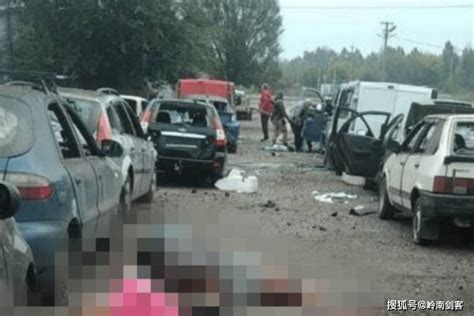 扎波罗热一平民车队遇袭 23人死亡